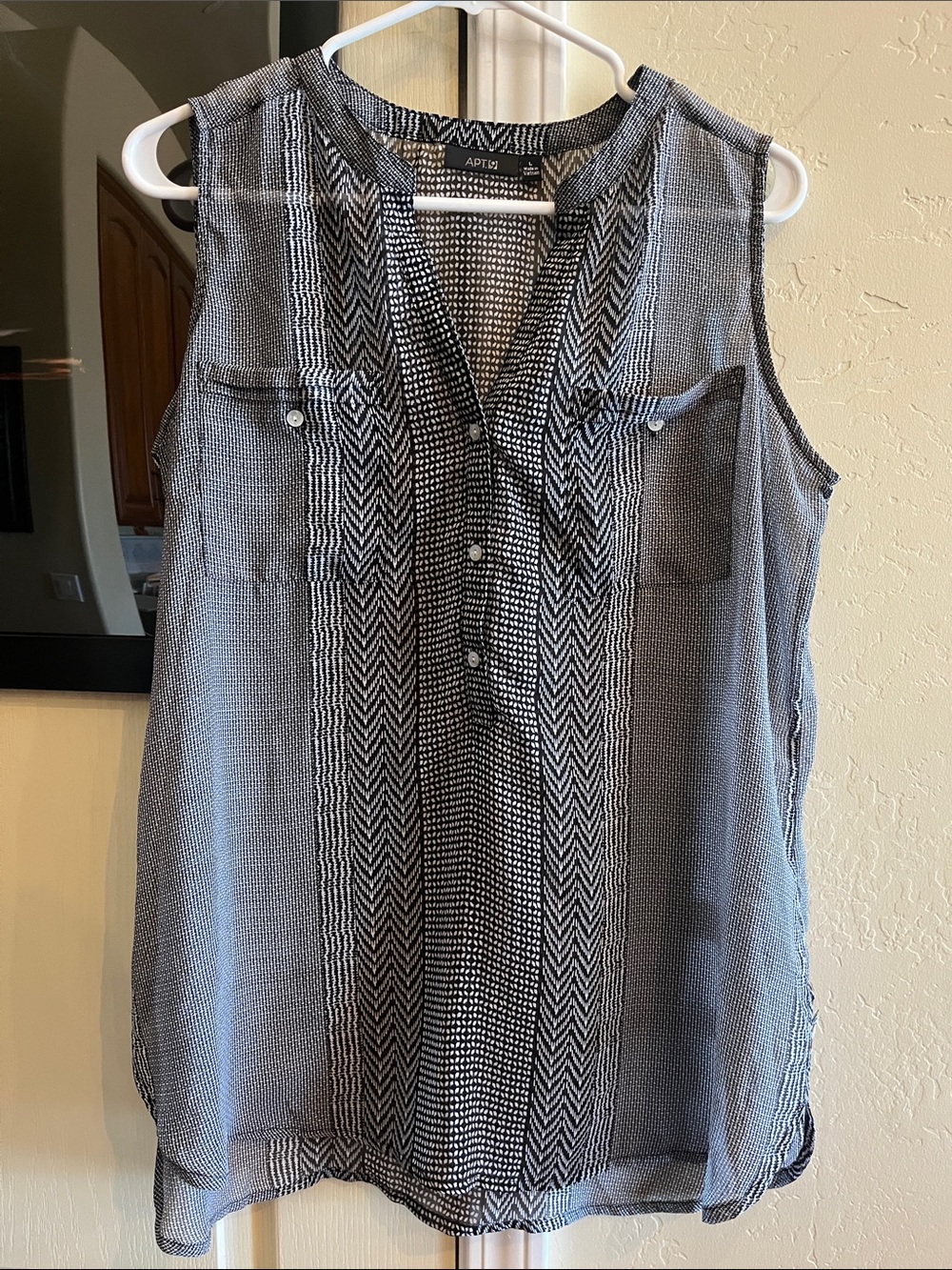 Womens Large Apt.9 shear blouse tonic black and white
